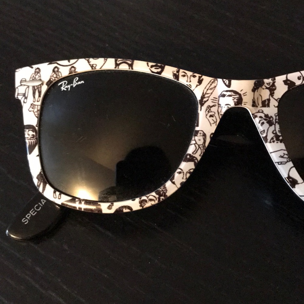 Wayfarer Raybans